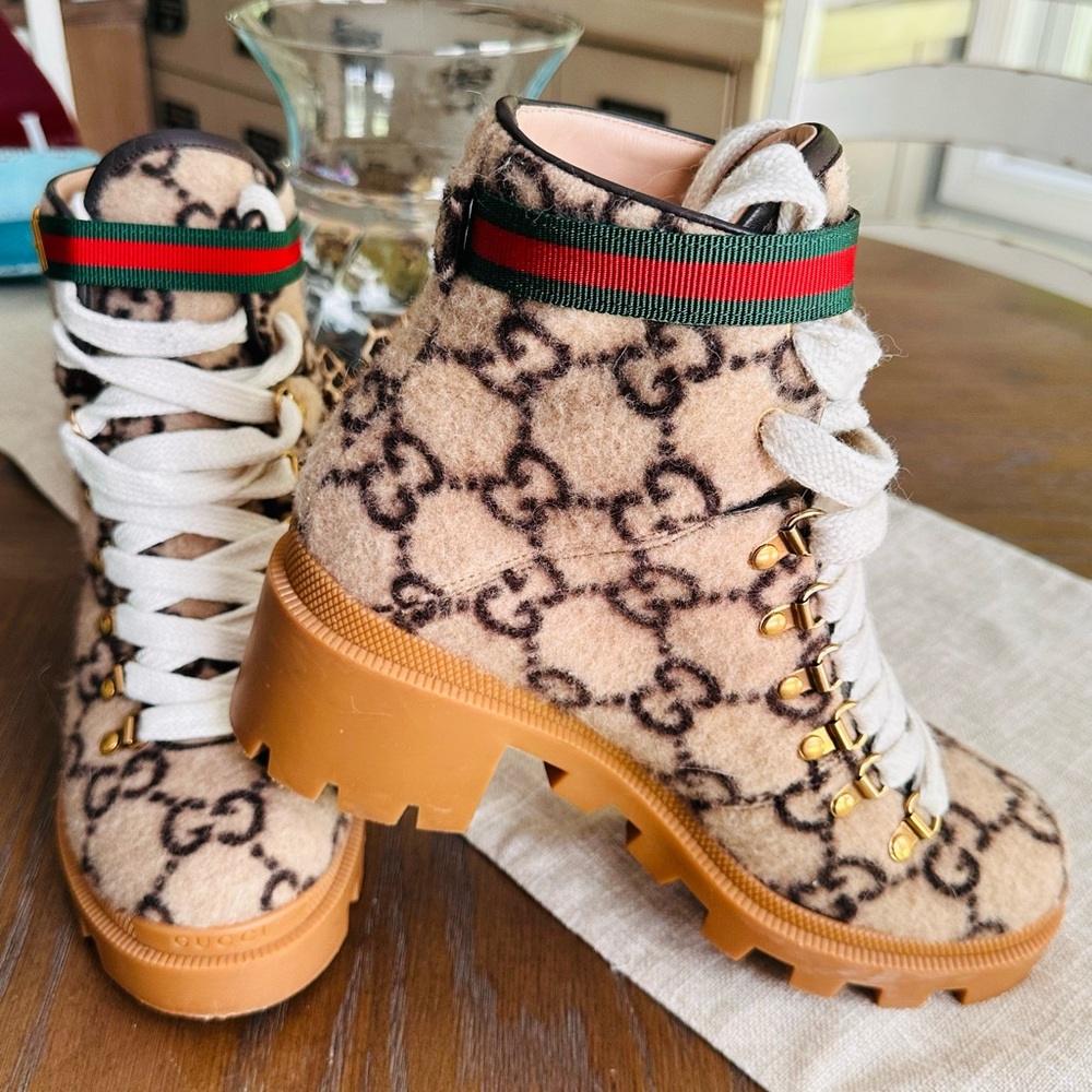 ❤️🔥❤️🔥SOLD❤️🔥❤️🔥Gucci GG Monogram wool Cream and Brown ankle boots - Picture 1 of 17